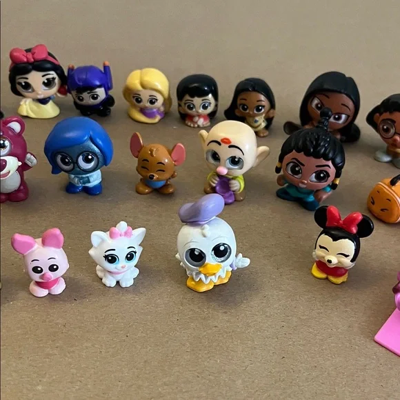 Disney Doorables Lot #8C - Picture 3 of 4